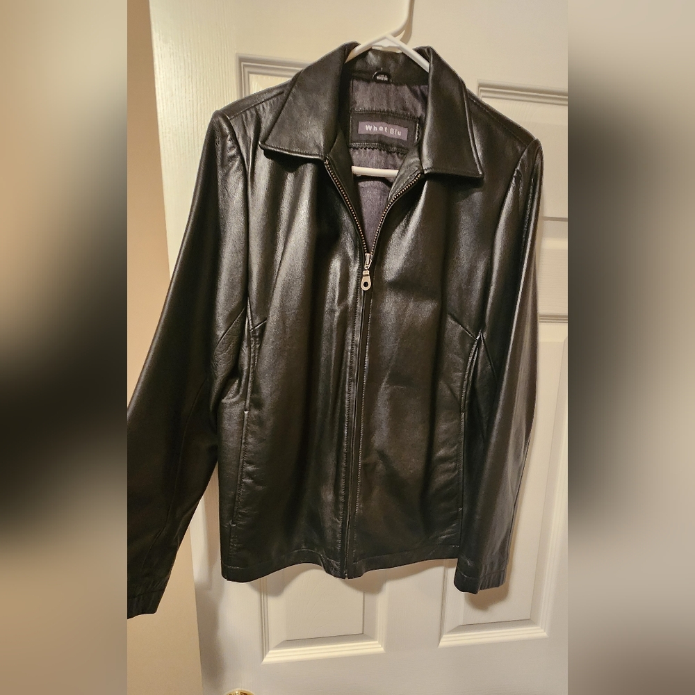 Womans black leather coat - Picture 2 of 3